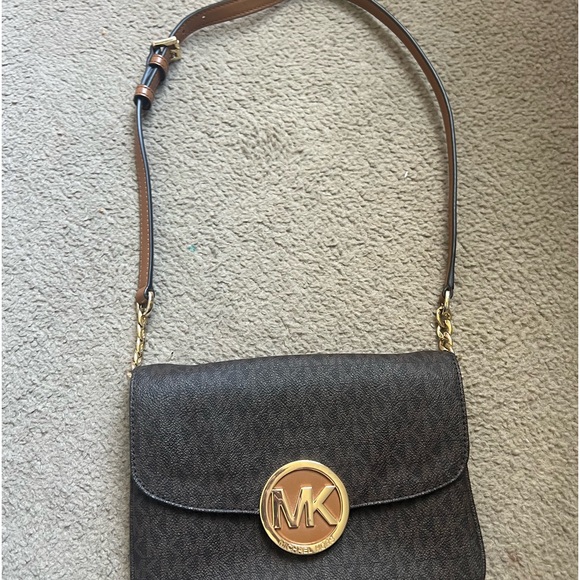 Micheal Kors Shoulder Purse - Picture 1 of 4